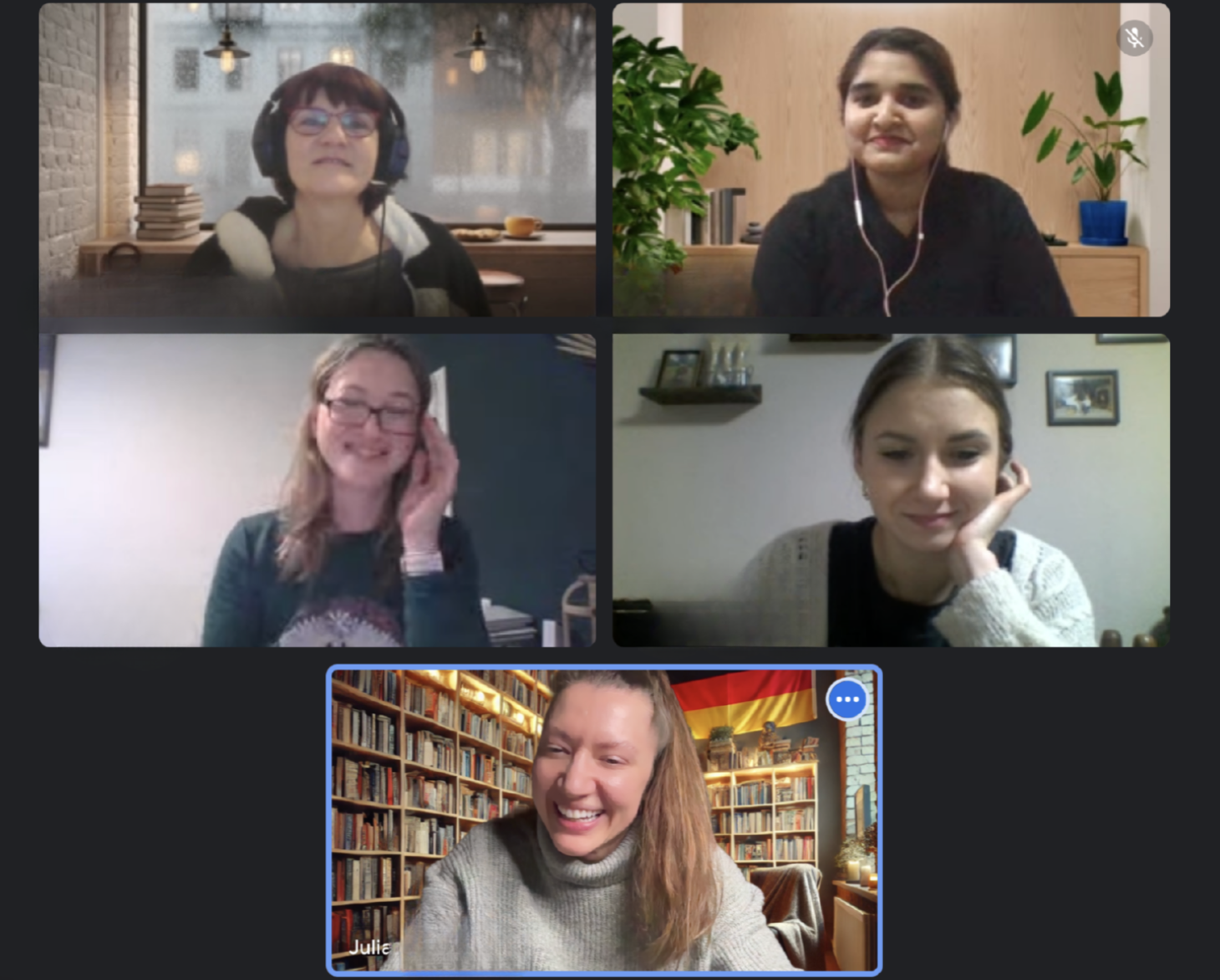 Live-Unterricht im Sprechclub – die Gruppe spricht gemeinsam Deutsch per Video